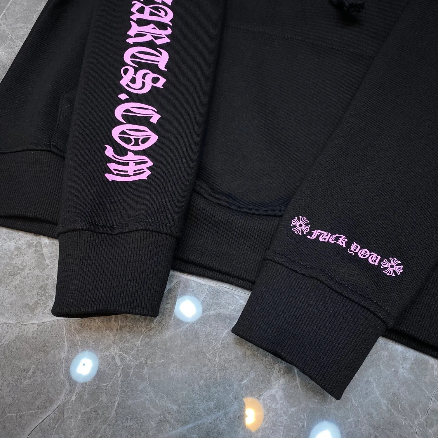 P246 Chrome Hearts Autumn and Winter 2025 simultaneous sale at counters ❤️ Chrome Hearts Sakura Pink Classic Horseshoe Sanskrit Letter Sweatshirt Imported Environmentally Friendly Glue Printing and Dyeing Improved Customized Version 1:1 High-Gram Weight High-Quality Fabric Recommended Color: Black Code Number: S, M, L, XL